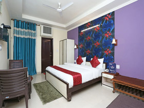 Roomers House