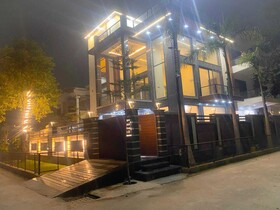 The Grand Mansion Hotel