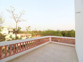The Heaven Inn by OYO Rooms