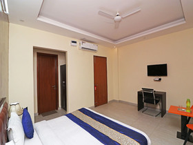 The Heaven Inn by OYO Rooms