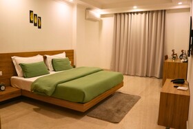AVA Hotels And Corporate Stays Golf course