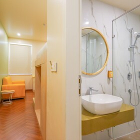Bloom Hotel - Golf Course Road, Sector 43