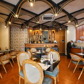 Bloom Hotel - Golf Course Road, Sector 43