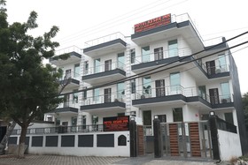 Capital O 87040 Hotel Kesar