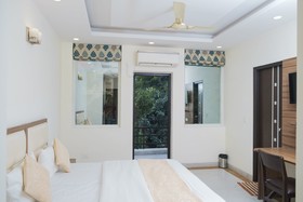 Capital O 87040 Hotel Kesar