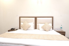 Capital O 87040 Hotel Kesar