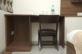 Capital O 87040 Hotel Kesar
