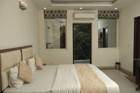 Capital O 87040 Hotel Kesar