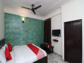Delta Square By OYO Rooms