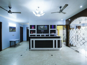 Dev Palace by OYO Rooms