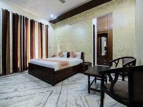 Dev Palace by OYO Rooms