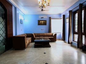Dev Palace by OYO Rooms