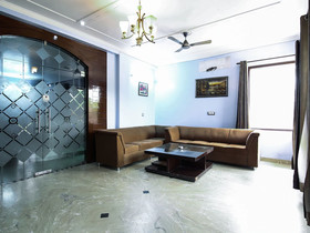 Dev Palace by OYO Rooms