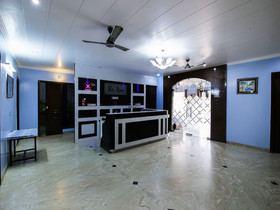 Dev Palace by OYO Rooms