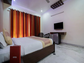 Dev Palace by OYO Rooms