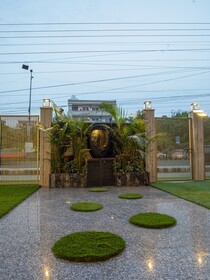Dev Royale Hotel