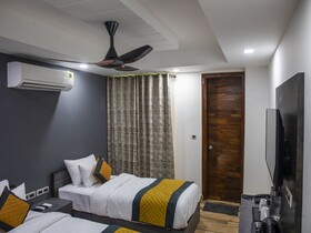 Dev Royale Hotel