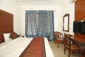 DLF Phase 4 by OYO Rooms