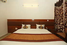 DLF Phase 4 by OYO Rooms