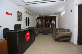 DLF Phase 4 by OYO Rooms
