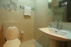 DLF Phase 4 by OYO Rooms