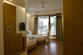 FabHotel DLF Square