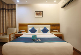 FabHotel DLF Square