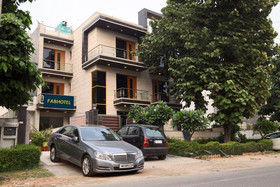 FabHotel DLF Square
