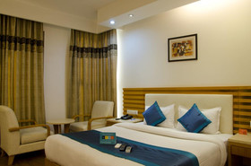 FabHotel DLF Square