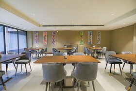 Fabhotel Prime Luxe Stayz Moulsari Avenue