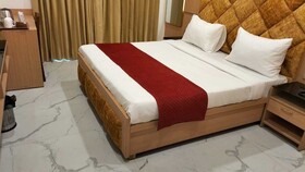 Hari's Court - Hotel & Banquet