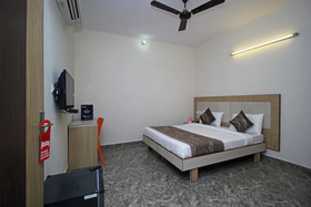 Homely Hotel By OYO Rooms