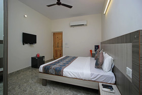 Homely Hotel By OYO Rooms
