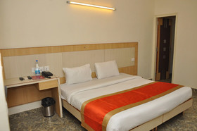 Homely Hotel By OYO Rooms