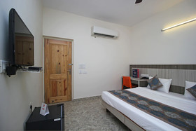 Homely Hotel By OYO Rooms