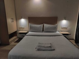 Hotel 27 Inn