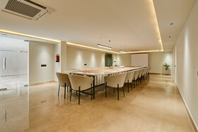 Hotel 91 City Centre Sector 52
