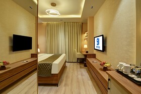 Hotel 91 City Centre Sector 52