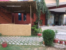 Hotel Ds Mezbaan