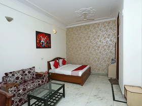 Hotel Raj Mahal Inn by OYO Rooms