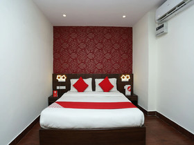 Hotel Raj Mahal Inn by OYO Rooms