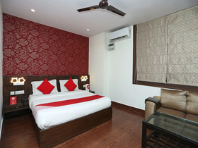 Hotel Raj Mahal Inn by OYO Rooms