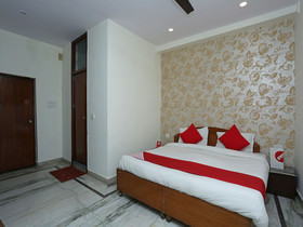 Hotel Raj Mahal Inn by OYO Rooms