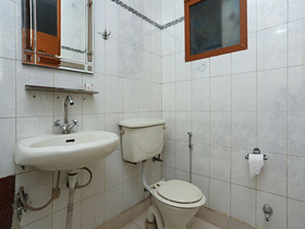 Hotel Raj Mahal Inn by OYO Rooms