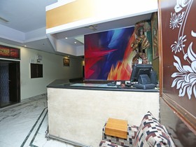 Hotel Raj Mahal Inn by OYO Rooms