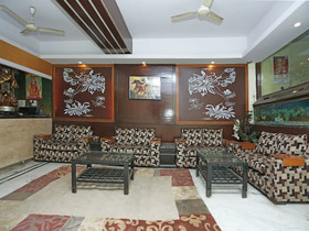 Hotel Raj Mahal Inn by OYO Rooms