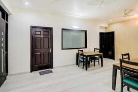 Hotel Rising Stay by OYO Rooms