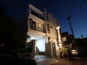 Hotel Vaishnoi Inn