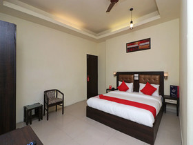 Hotel Vaishnoi Inn