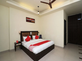 Hotel Vaishnoi Inn